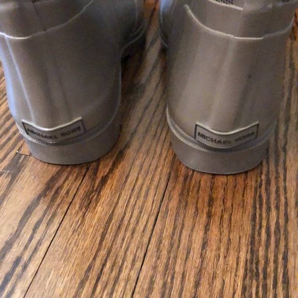 Michael kors rain boots - Picture 3 of 4
